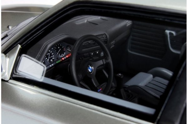 1:18 BMW 325i Limousine 2-türig E30 grau met. Otto-Models OT571