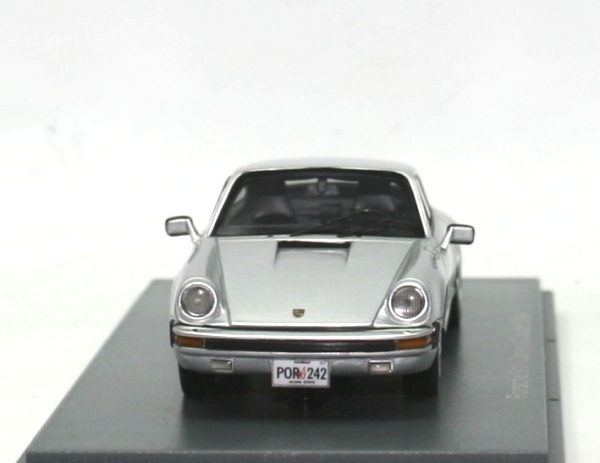 1:43 Porsche 911 Carrera Coupé USA 1985 G-Modell silber met. NEO Scale Models 43242