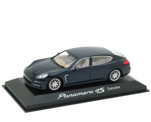 1:43 Porsche Panamera 4S Executive 970 G1.2 2013-2016 dunkelblau met. Minichamps WAP0204500E