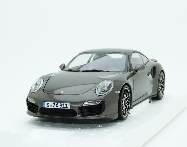1:18 Porsche 911 Turbo S 991 2012 achatgrau met. Minichamps WAP0210300E