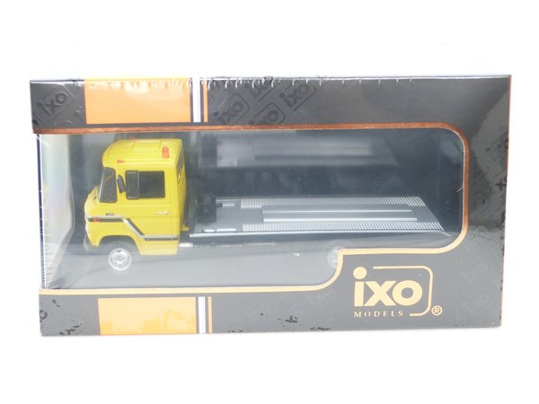 1:43 Mercedes-Benz L608 D Abschleppwagen PKW-Transporter gelb IXO CLC209