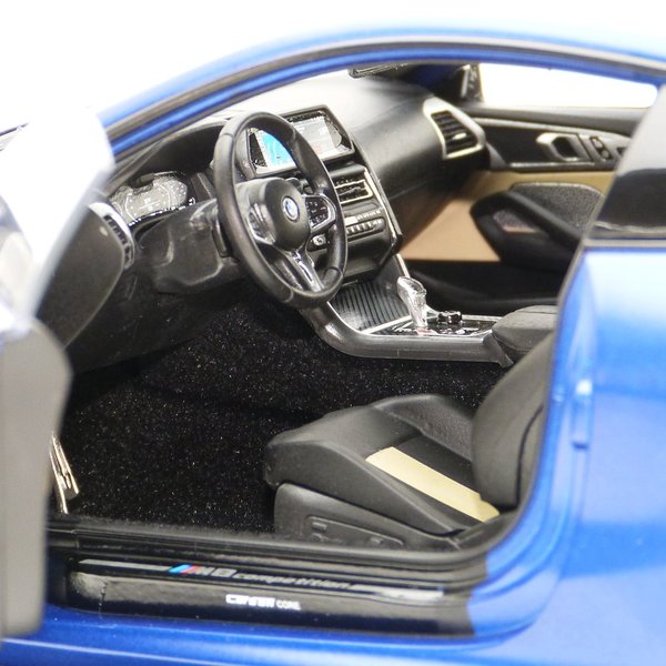 1:18 BMW M8 Competition Coupé F92 2020 Frozen Marina Bay blau met. Minichamps 80432466057