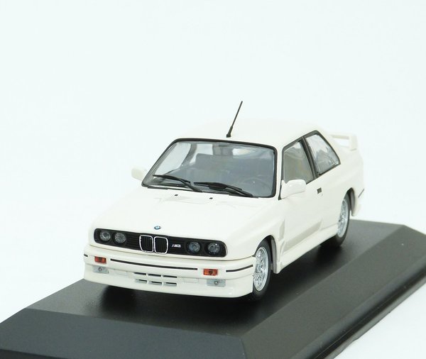 1:43 BMW M3 E30 1986-1991 weiß Maxichamps by Minichamps 940020301