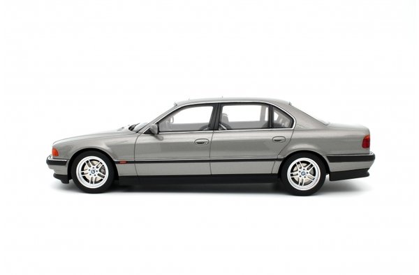 1:18 BMW 750iL V12 Langversion E38 1995 aspensilber met. Otto-Models OT952